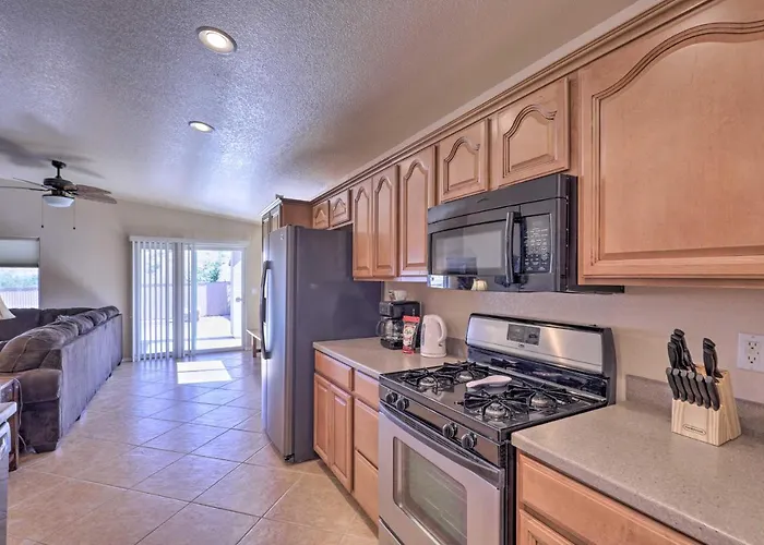 Vakantiehuis Inviting Retreat W/ Patio < 1 Mi To Colorado River