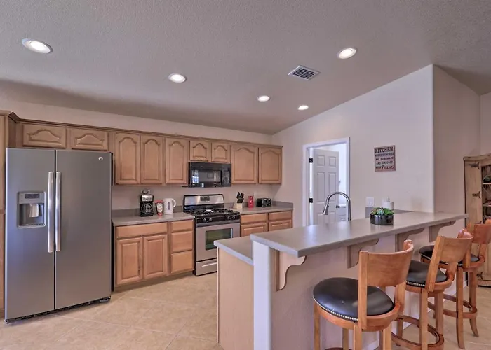 Inviting Retreat W/ Patio < 1 Mi To Colorado River Vakantiehuis