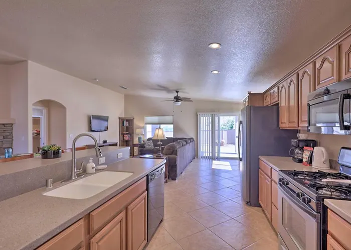 Inviting Retreat W/ Patio < 1 Mi To Colorado River