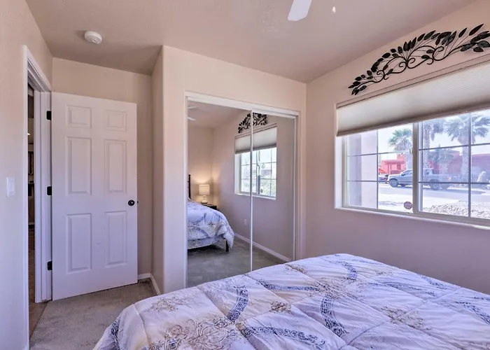 Vakantiehuis Inviting Retreat W/ Patio < 1 Mi To Colorado River