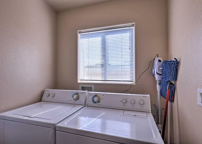 Inviting Retreat W/ Patio < 1 Mi To Colorado River * Bullhead City